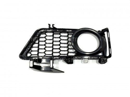 Накладка на протитуманну фару ліва M пакет 51118062631 BMW 3 series F30 F31 2012-2018