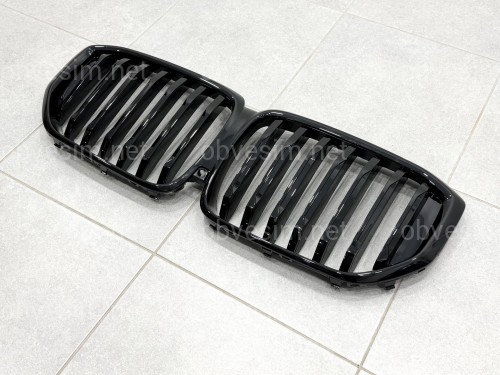 Решітка ніздрі BMW X5 G05 LCI 2023 - під камеру 51135A67CC6