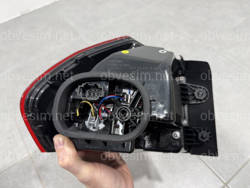 Задні LED ліхтарі Volkswagen Passat B8 USA 2015-2019 (ЖОВТИЙ ПОВОРОТНИК)