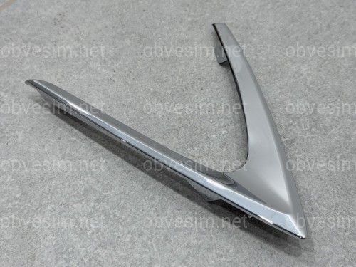 Хром накладка бампера права 8148148230 для Lexus RX 2015-2019