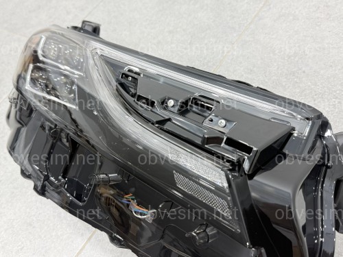 Права фара Toyota Camry 80 XSE USA 2023-