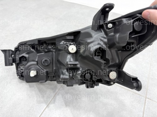 Права фара Toyota Camry 80 LE SE USA 2023-