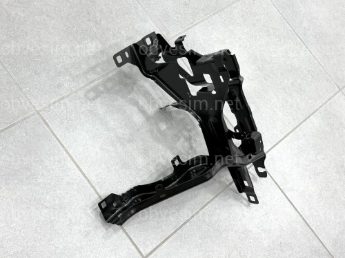 Кронштейн кріплення фари правий 51647421710 для BMW X5 G05