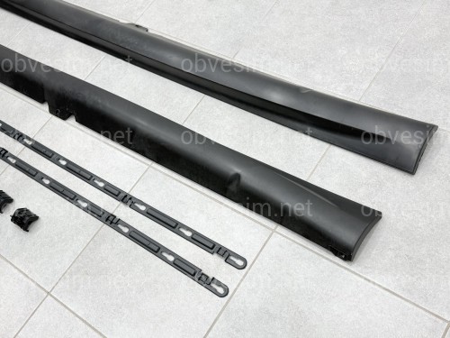Накладки на пороги R20 для Volkswagen Golf 6 2008-2013