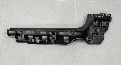 Правий боковий напрямний (кронштейн) заднього бампера 51129449538 для BMW G20 2018-2022