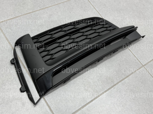 Решітка бампера ПРАВА S-Line Black 8W6807682FT94 для Audi A5 B9 2015-2019