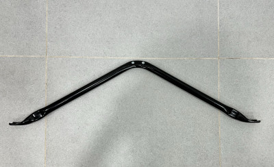 Поперечний V- кронштейн 51647245789 BMW 1 F20 / 3 F30 / 3 GT / 4 F 32, 33, 36