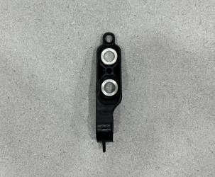Кронштейн кожуха системи охолодження правий 51647434062 для BMW G 20 / 28