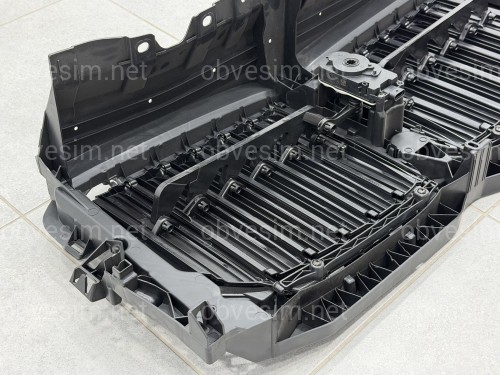 Центральні жалюзі з моторчиком СІРІ 51749465366 для BMW X7 G07 2019-2022