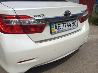 Хром накладка на край багажника Toyota Camry 50 2011-2015 (нержавіюча сталь)