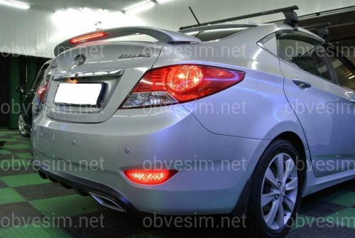 Спойлер на багажник Hyundai Accent 2011-2015 зі стоп сигналом ABS кріплення на скоби (під фарбування)